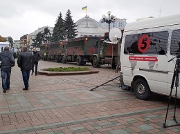 Порошенко задействовал свой телеканал для глушения мобильной связи возле Рады