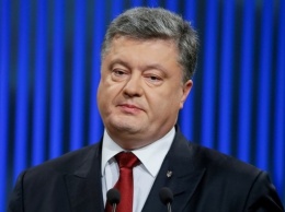 Порошенко недоволен захватом "вертолетной площадки Януковича" националистами