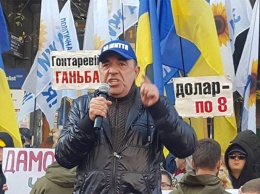 На акцию Рабиновича под НБУ пришло больше людей, чем на митинг под Радой, и это закономерно, - эксперт