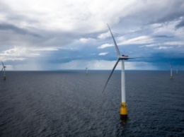 Первую в мире плавучую ветровую электростанцию открыли у побережья Шотландии
