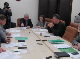 "Вы не депутаты": вице-мэр Турупалов повздорил с депутатами городского совета, отказавшись пожать им руки