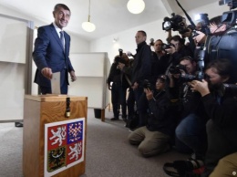 На парламентских выборах в Чехии ожидают победу популистов