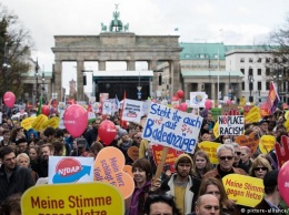 В Берлине прошла акция против расизма в бундестаге