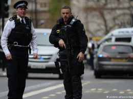 Полиция в Англии обезвредила захватившего заложников мужчину
