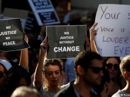 Тысячи мальтийцев вышли на демонстрацию в память об убитой журналистке