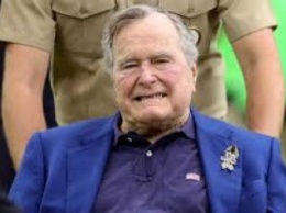 Буша-старшего обвинили в сексуальных домогательствах