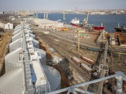 Терминал Risoil в Черноморске получит судопогрузочную машину производительностью 1000 т в час