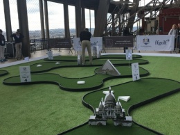 На Эйфелевой башне теперь можно поиграть в гольф