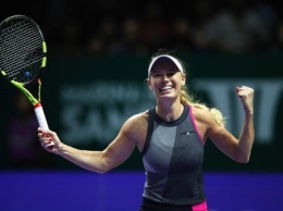 Каролин Возняцки вышла в финал Итогового турнира WTA