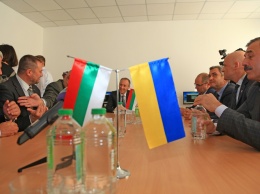 Министры образования Болгарии и Украины открыли в одесской школе "умный" кабинет для изучения языков