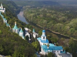 Святогорская Лавра - одно из самых популярных фотомест Украины