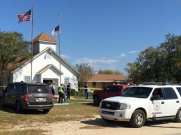 27 человек застрелены в церкви в Техасе