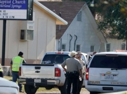 В церкви в Техасе убили 27 человек во время массовой стрельбы