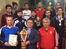 Сборная Крыма заняла второе место на международном турнире по вольной борьбе в Нефтеюганске