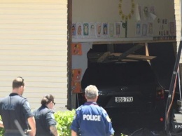 В Австралии джип влетел в здание школы, погибли дети