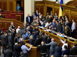 "Коммерсант" утверждает, что Рада рассмотрит разрыв дипотношений Киева с РФ