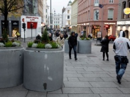 В центре Осло установили гигантские клумбы для защиты от террористов