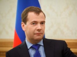 Медведев обещает следить, чтобы много не покупали