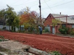 В Мирнограде начаты работы по отсыпке улицы Чичерина