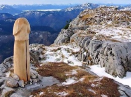 Огромный фаллос появился на горе в Австрии. Никто не знает, зачем и почему!