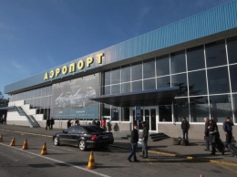 Ряд украинских аэропортов «заминировали» в полдень с разницей в несколько минут - как это было (фото)