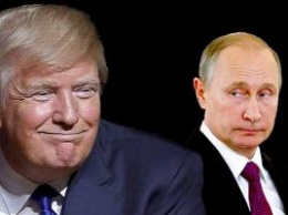 "Пожал руку и нежно поласкал за плечо": соцсети смеются над "длительной" встречей Трампа и Путина