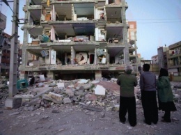 При землетрясении на границе Ирана и Ирака погибли 328 человек, ЕС обещает помощь
