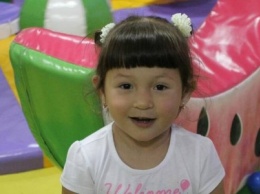 Помогите 3-летней Арине Рачек из Покровска преодолеть глухоту