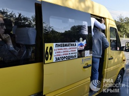 В Симферополе расторгнут договоры с перевозчиками на четырех маршрутах