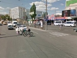 Сумчанин предлагает оптимизировать пешеходное движение между Макдональдсом и универмагом «Киев»