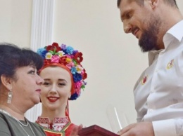Губернатор Савченко вручил награды Президента Украины и облгосадминистрации выдающимся николаевцам, ФОТО