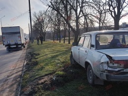 В Бердянске не поделили дорогу грузовик и «Жигули»