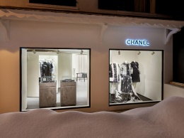 Внутри бутика Chanel в Куршевеле