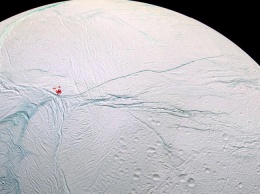 Ученые назвали Энцелад возможным местом для базы Санта-Клауса