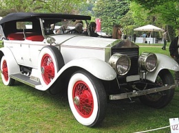 Rolls-Royce Silver Ghost - эксклюзивный автомобиль, который из императорского гаража перекочевал в собственность вождя мирового пролетариата