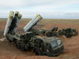 К началу 2018 года в аннексированный Крым привезут два дивизиона зенитных ракетных систем «на боевое дежурство»