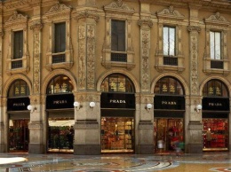 Модный криминал: в Милане "обчистили" магазин Prada на 100 тысяч