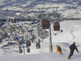 150 туристов были спасены из сломавшегося подъемника на курорте в Альпах