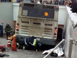 Трагедия в Москве. Водитель рассказал, почему автобус скатился в переход