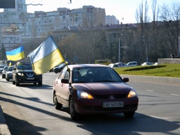 В Одессе военные авиаторы провели автопробег в поддержку сослуживцев, которых хотят посадить из-за конфликта на Школьном