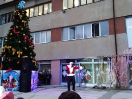 На Херсонщине сегодня произошло праздничное открытие новогодней елки