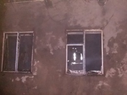 В Мариуполе больше часа тушили жилой дом, погибли два человека