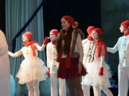 В Черниговском городском Дворце культуры поздравляли с Новым годом детей-сирот
