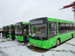 ЮУАЭС получило новую технику - 5 новых автобусов и экскаваторы