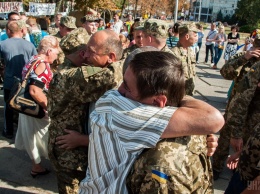 Они - герои: в сети поднялась волна радости и сочувствия пленным