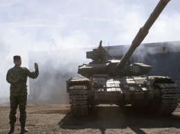 Мать танкиста боевиков выдала его военным под Волновахой: фото