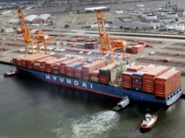 Еще одна компания войдет в клуб операторов гигантских контейнеровозов