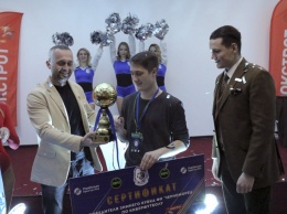 На "Черноморце" играли в компьютерный футбол: Зимний Кубок отправился в Днепр