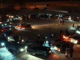 В Запорожской области автомобилисты создали огромное сердце ко Дню св. Валентина (Видео)