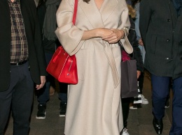 Образ дня: Анджелина Джоли в пальто Max Mara